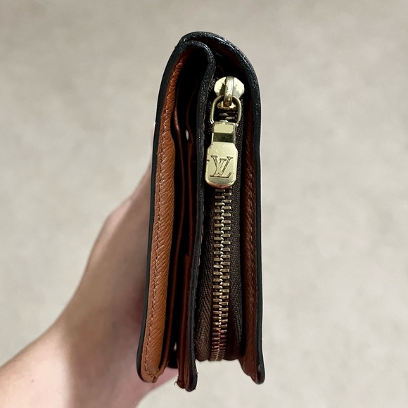 Authentic Louis Vuitton Monogram Bifold Wallet - Picture 13 of 16